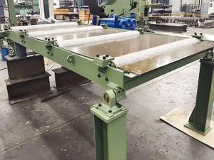 Entrance cut through with guide table